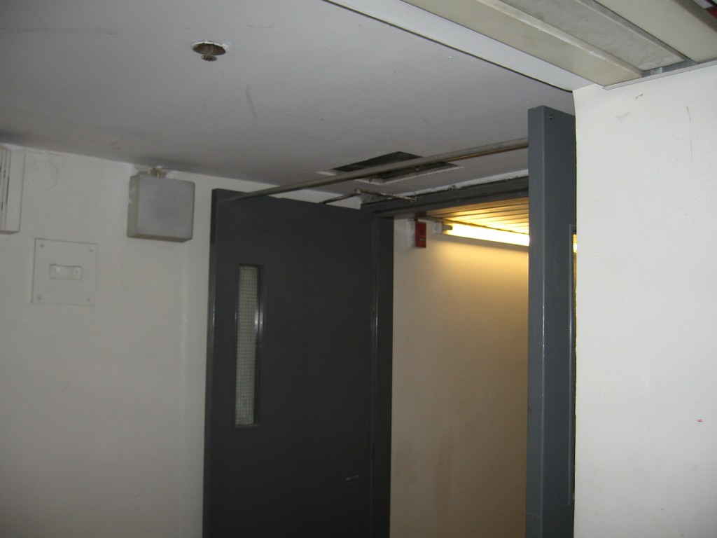 Pipe Hold-Open
